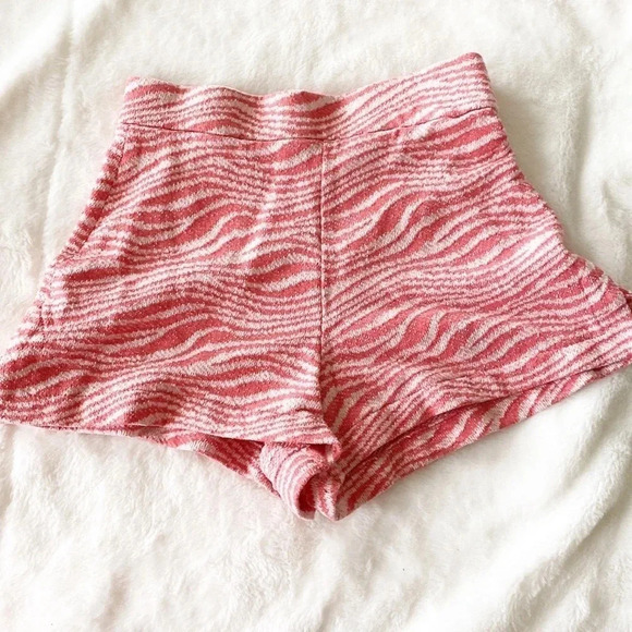 Zara salmon/pink and white high waisted stretchy shorts - Picture 4 of 8